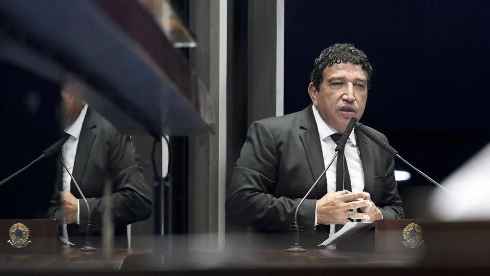 Magno Malta tenta visitar Bolsonaro, mas é impedido por falta de autorização do STF