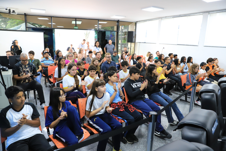 Escola do Legislativo de Arujá realiza Oficina de Projetos para alunos