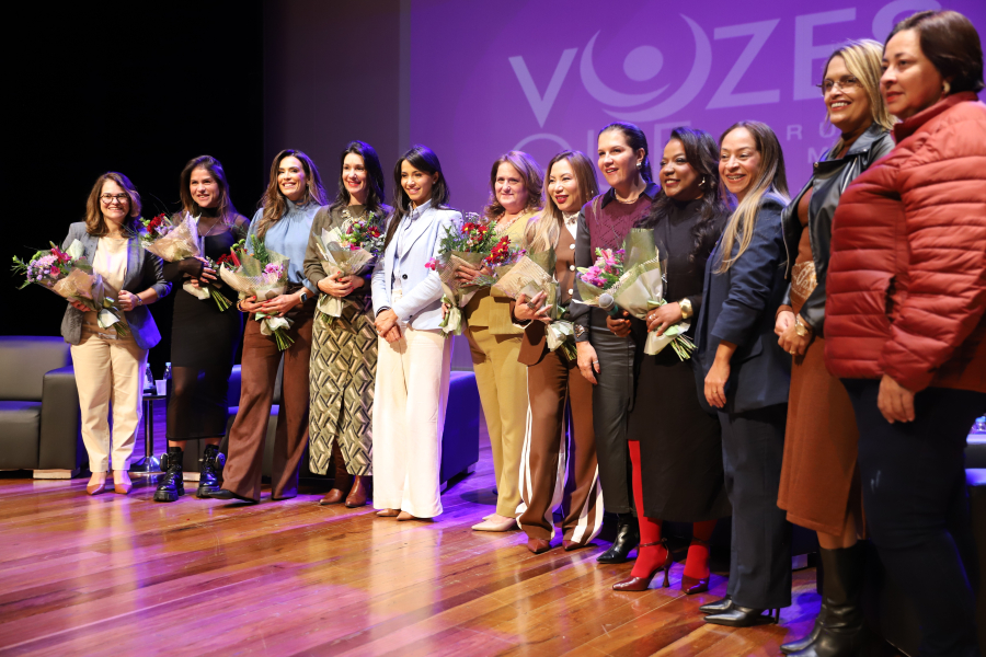 Procuradoria da Mulher de Arujá marca presença no evento Vozes que Transformam