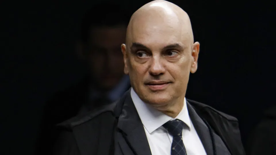 Moraes diz no STF que sigilo da fonte de jornalista não protege prática criminosa