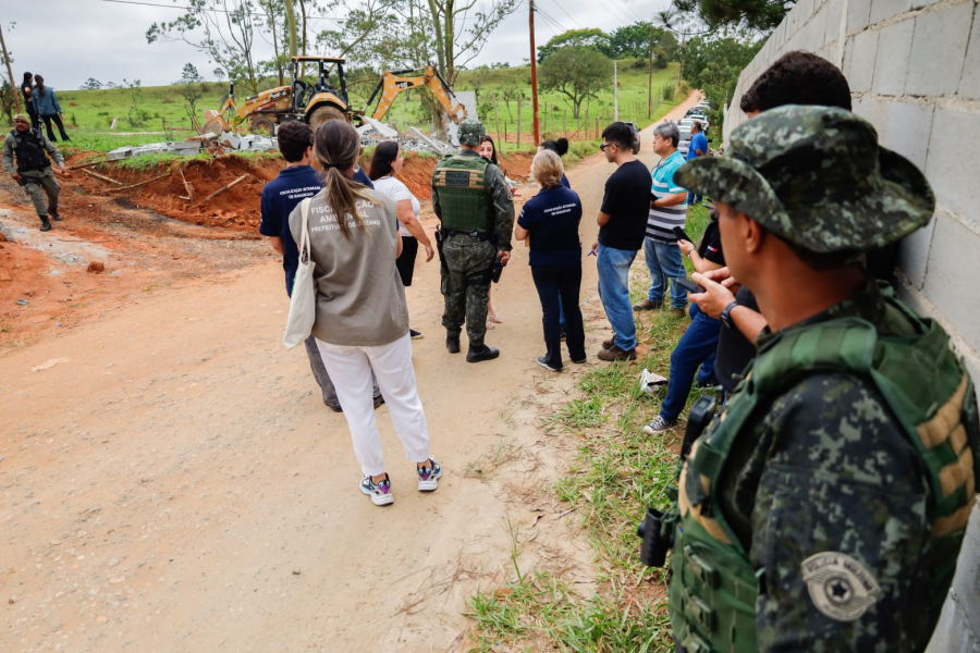 Em Suzano, fiscalização identifica parcelamento irregular do solo em área já embargada e desfaz loteamento