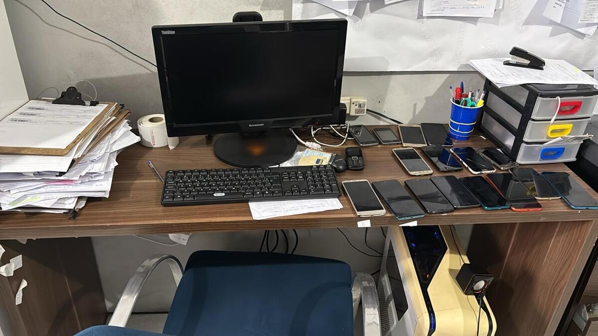 Central clandestina de telemarketing usada para aplicar golpes é descoberta  em Ferraz de Vasconcelos