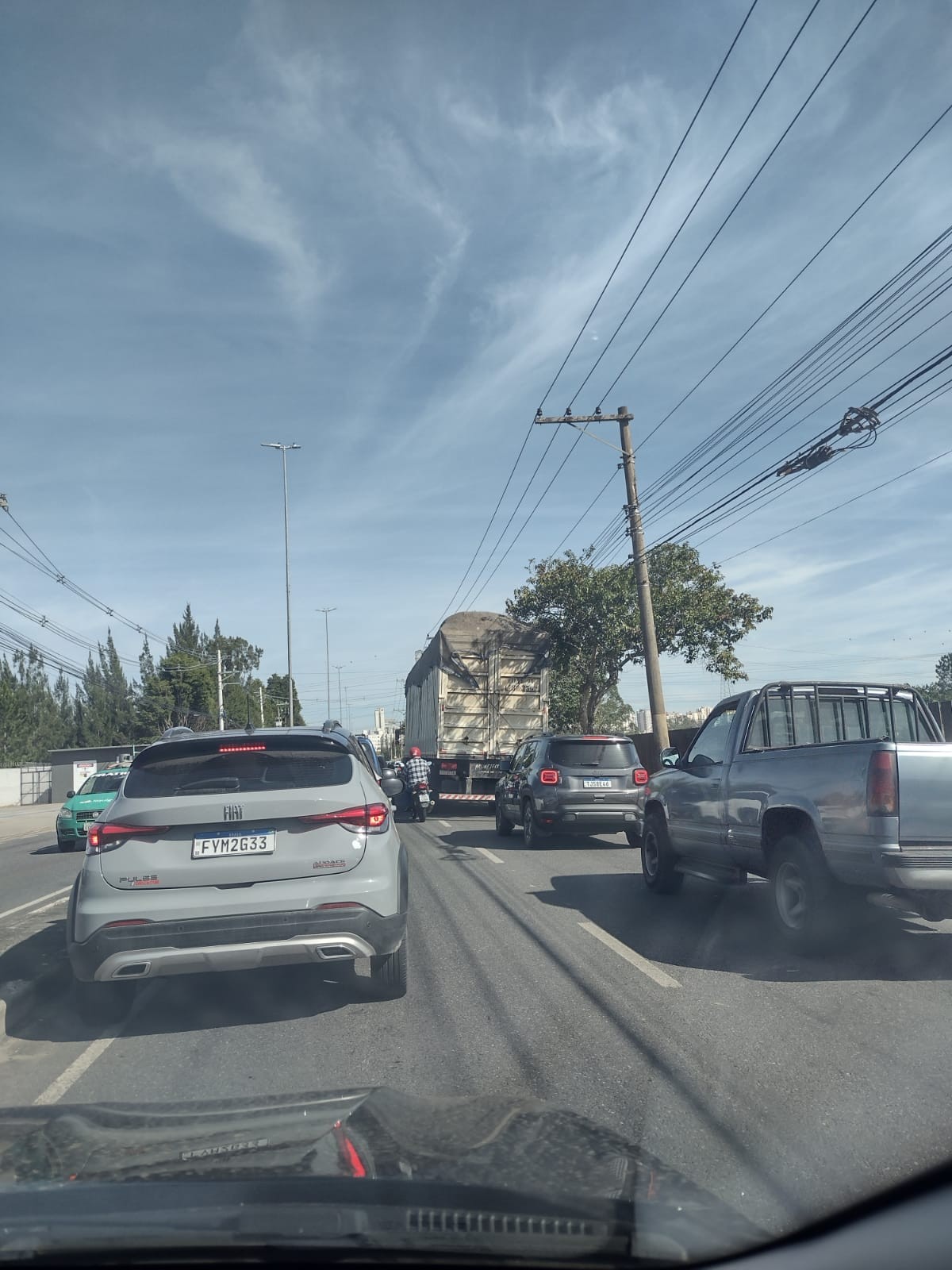 Avenida de Mogi das Cruzes tem congestionamento neste sábado