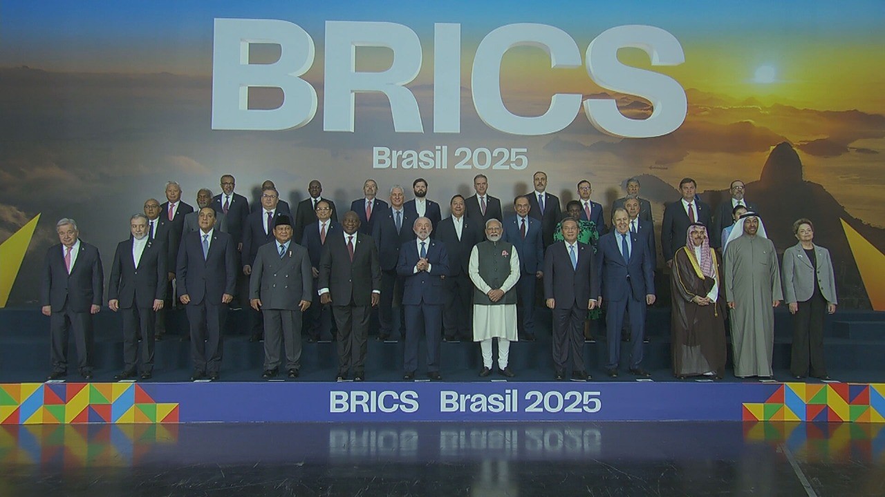 Foto de família marca encerramento da 17ª Cúpula do Brics