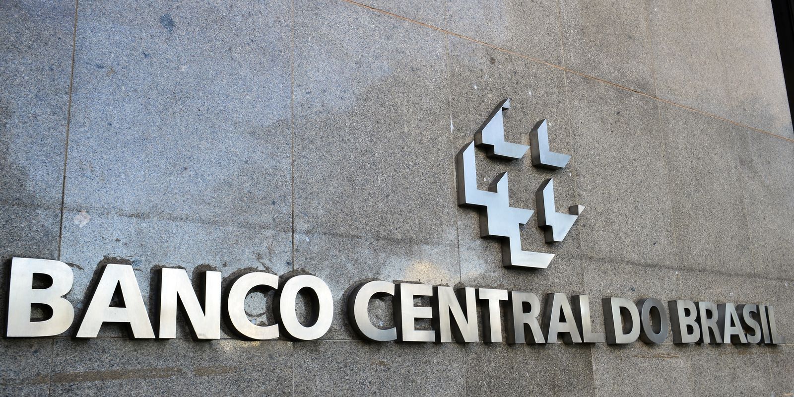 Crescimento econômico, café e energia reforçaram inflação, diz BC