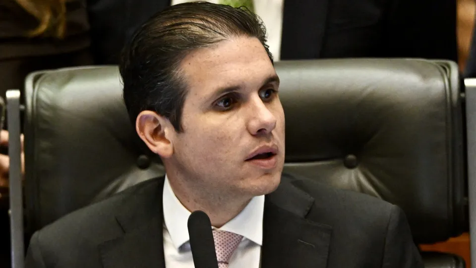 Motta diz que pode pautar medidas para proteger deputados de investigações