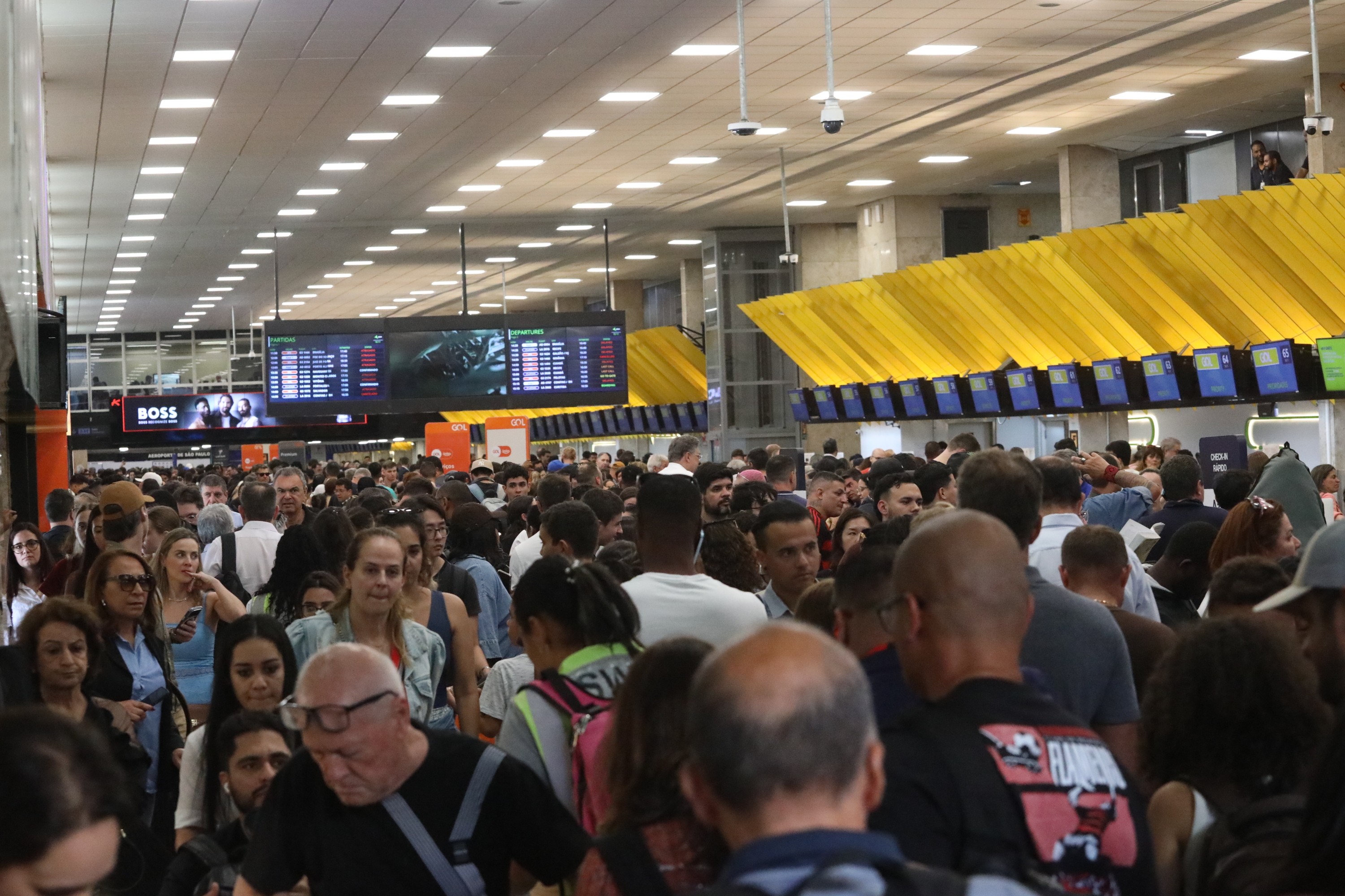 Voos cancelados ou atrasados após ventania: saiba quais são os direitos dos passageiros