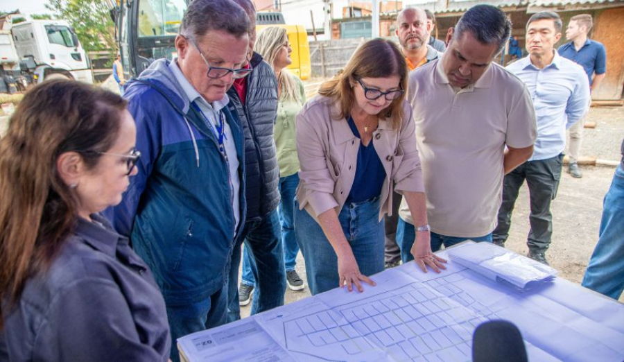 Prefeita acompanha início das obras de esgotamento sanitário na Vila Nova Jundiapeba