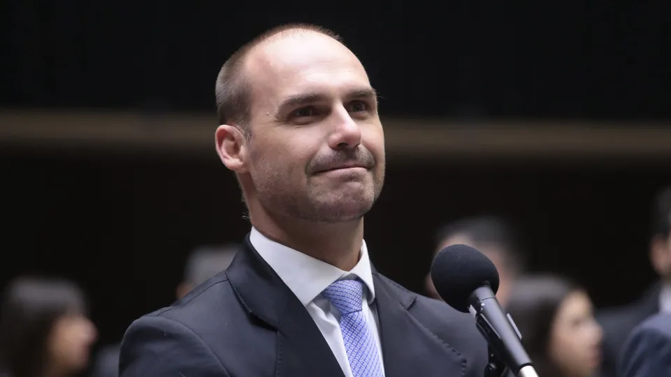 Aliado de Eduardo Bolsonaro defende candidato do PL contra Tarcísio na disputa em SP
