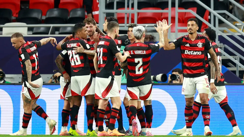 Flamengo e Cruzeiro fazem 'duelo de campeões' para melhorar posições no Brasileirão