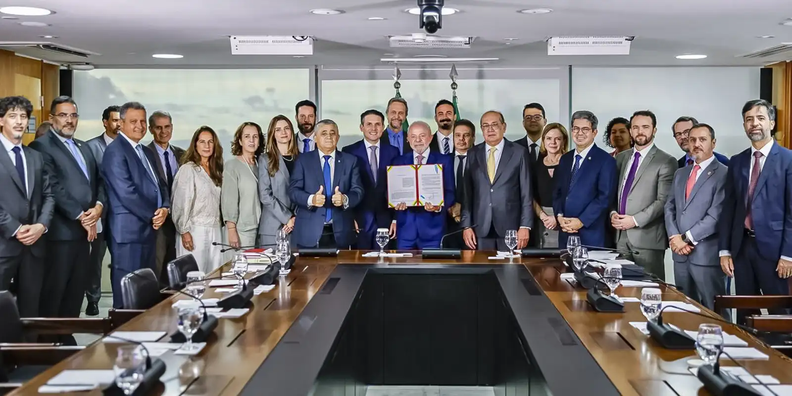 Lula sanciona Lei Antifacção e defende prisão de magnatas do crime