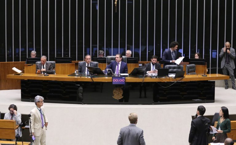 Câmara pode votar projeto que prevê quebra de sigilo bancário para fixar pensão alimentícia