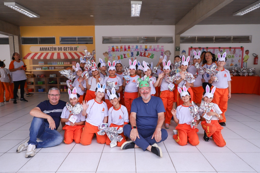 Prefeitura de Guararema entrega ovos de chocolate na Rede Municipal de Ensino