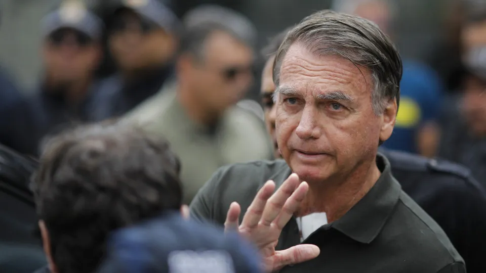 Médicos de Bolsonaro indicam necessidade de nova cirurgia