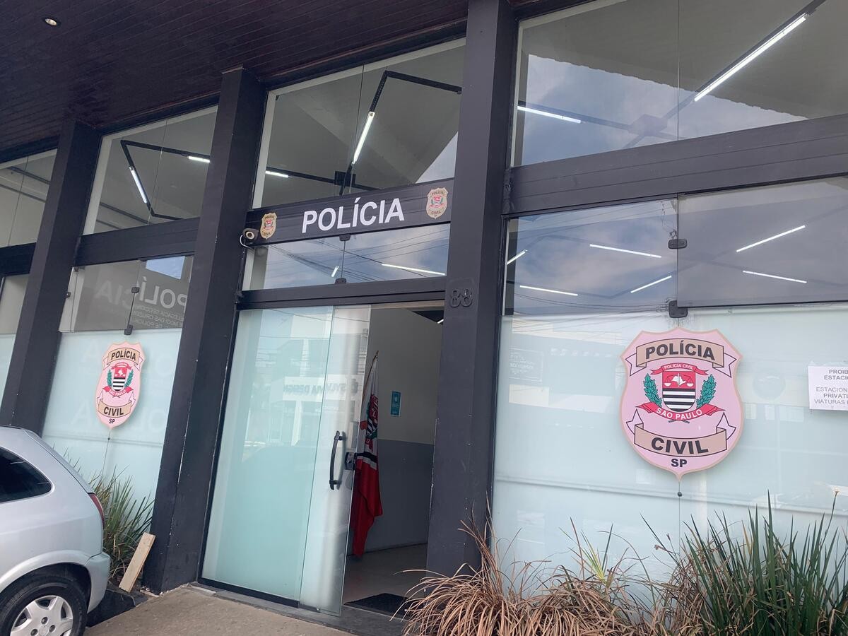 Adolescente é apreendido após manter motorista refém e tentar roubar carro em Mogi das Cruzes