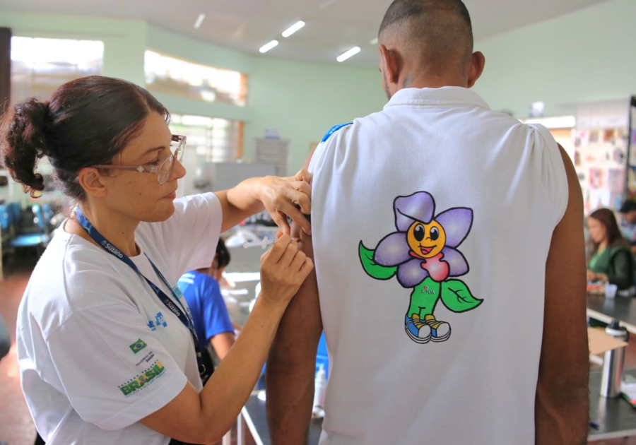 Saúde alcança pessoas em situação de rua com vacina para quatro doenças em Suzano