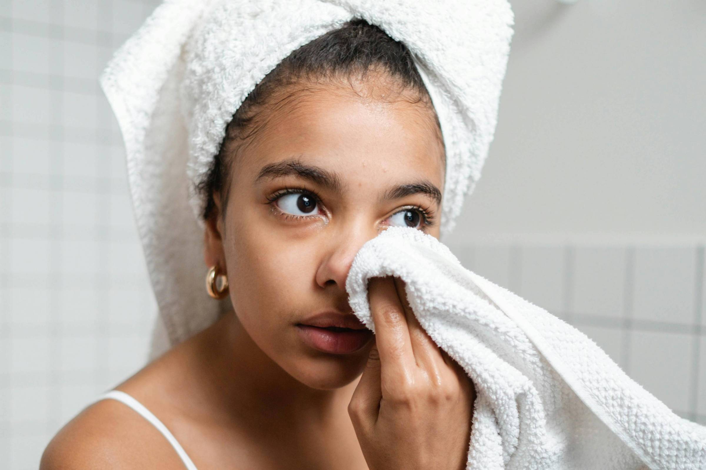 Usar menos cosméticos reduz em poucos dias o nível de contaminantes no corpo, diz estudo