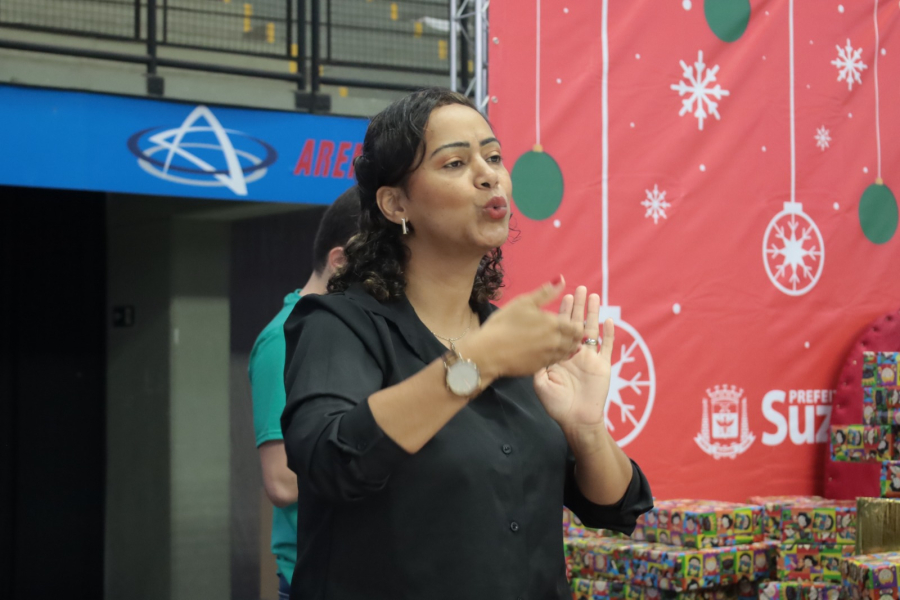 No Dia da Libras, Suzano comemora 1,8 mil atendimentos para deficientes auditivos em três anos