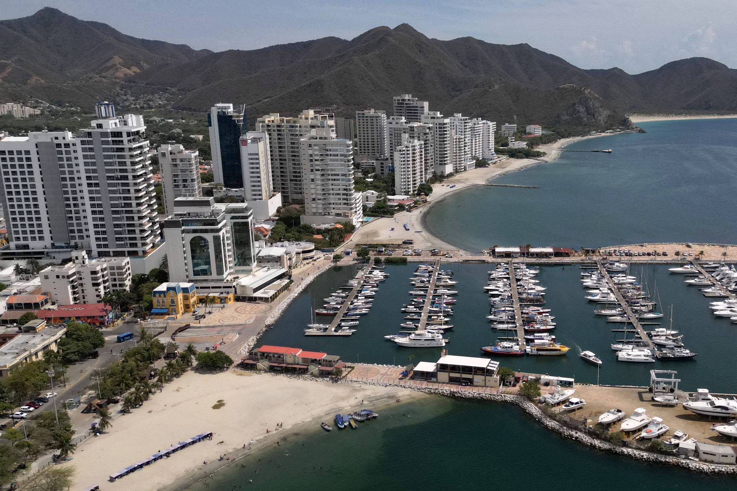 Quase 60 países participam de primeiro encontro na Colômbia para superar as energias fósseis