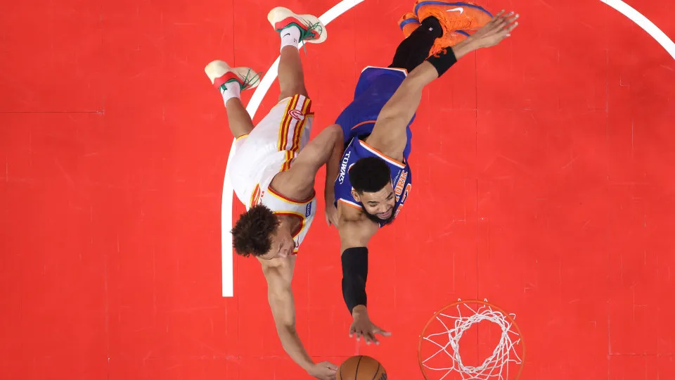 Com recorde, Knicks massacram Hawks e avançam às semifinais; Timberwolves também se classificam
