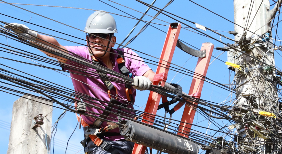 Mutirão de remoção de fios irregulares acontece nesta segunda (4), em Arujá 