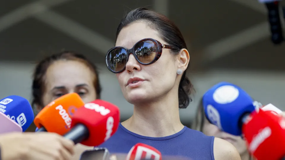 Michelle volta a criticar Ciro Gomes e mostra vídeo em que ele chama Bolsonaro de 'jumento'