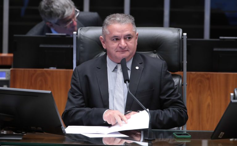 Comissão aprova isenção de IR sobre benefício especial de servidor com doença grave