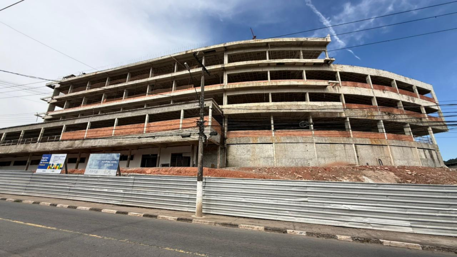 Parceria estadual garante recursos para equipamentos hospitalares e faculdade tecnológica em Arujá