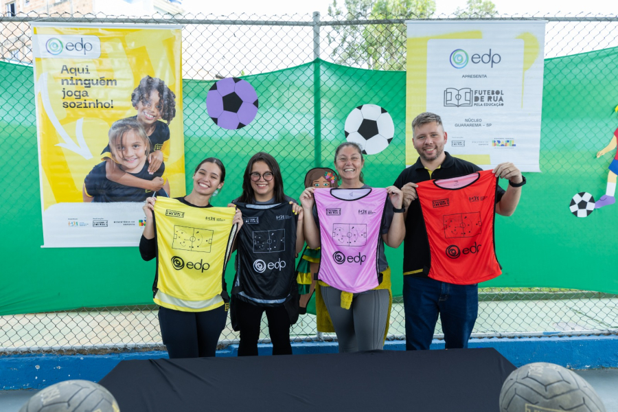 Projeto “Futebol de Rua pela Educação” atende alunos de duas escolas estaduais em Guararema