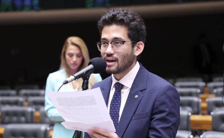 Comissão aprova proibição de "cálculo por dentro" de tributos