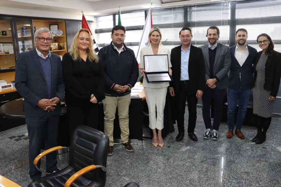Prefeito presta homenagem pelos 30 anos da Kimberly-Clark Brasil