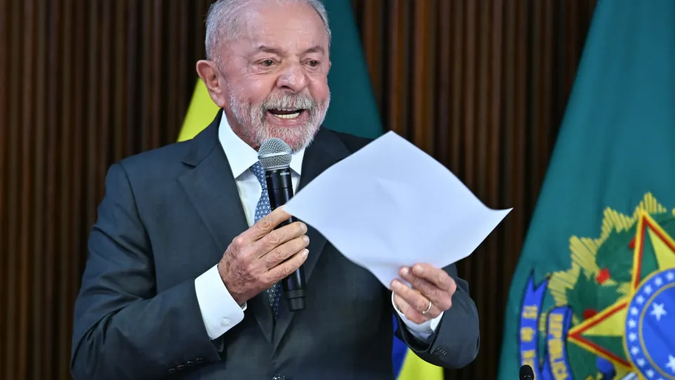 Lula sanciona lei que garante renovação automática da CNH