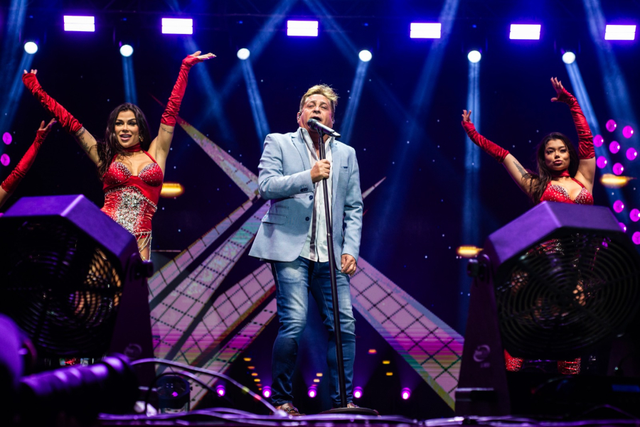 3ª noite do Arujá Fest reúne grande público com shows de Leonardo e Marcos & Bellutti