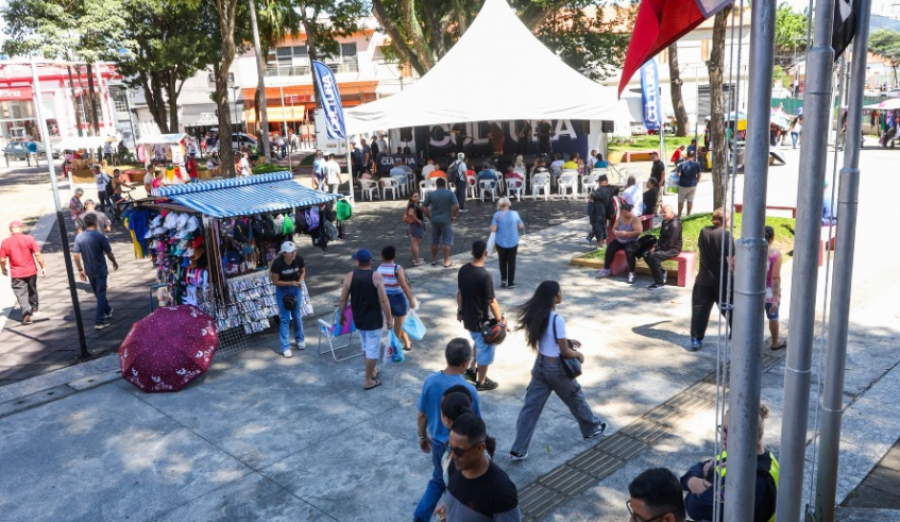 Mogi Abraça o Centro celebra o Dia Mundial do Rock, no sábado (11/07), na Praça Oswaldo Cruz