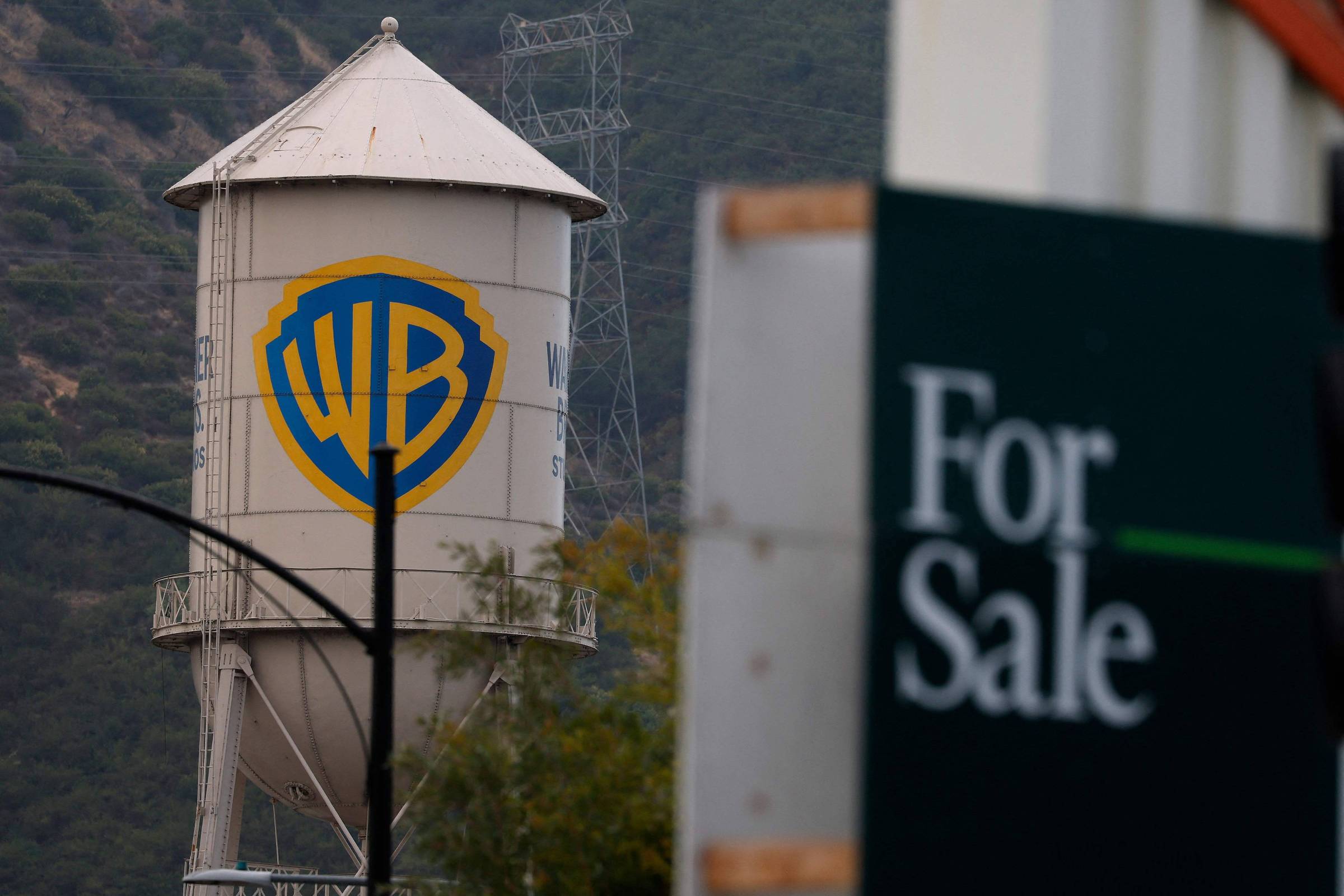 Juíza prorroga suspensão da compra da Warner pela Paramount por mais duas semanas