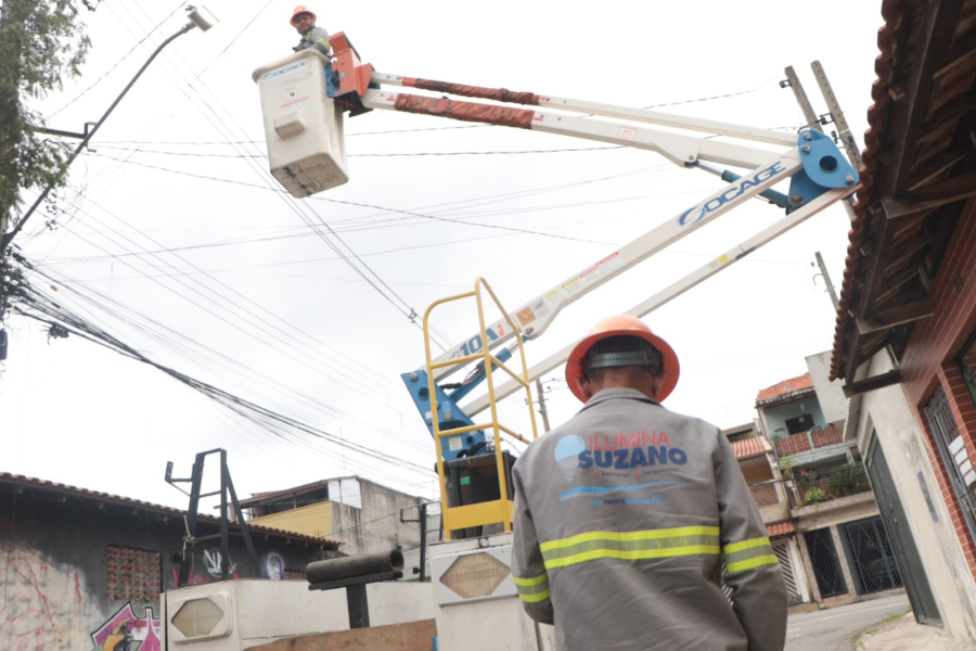 Manutenção realiza 1,4 mil atendimentos de iluminação pública no último mês