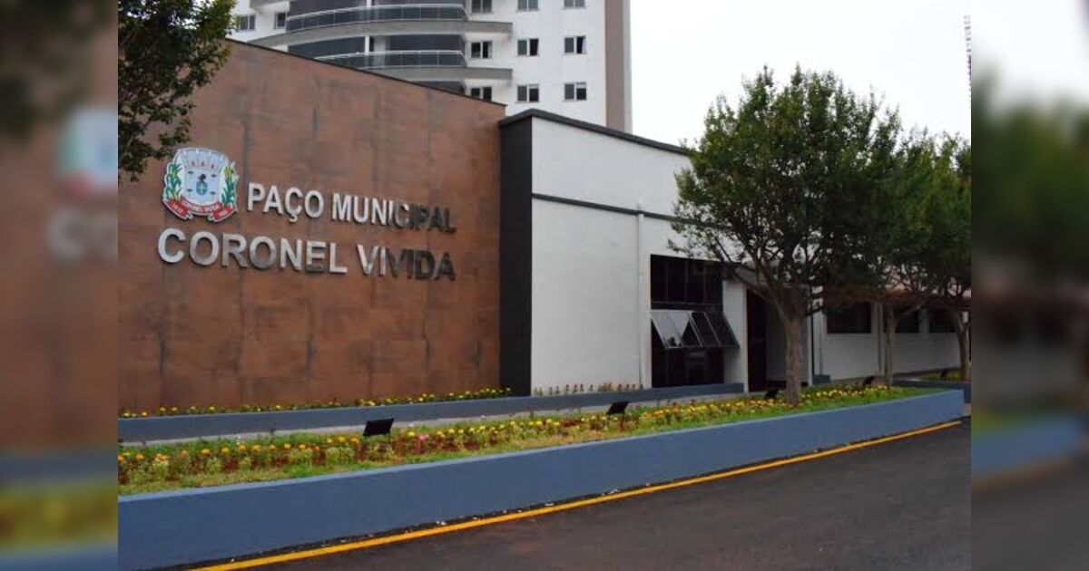 Cidade do Paraná abre concurso com 65 vagas e salários de até R$ 21,5 mil