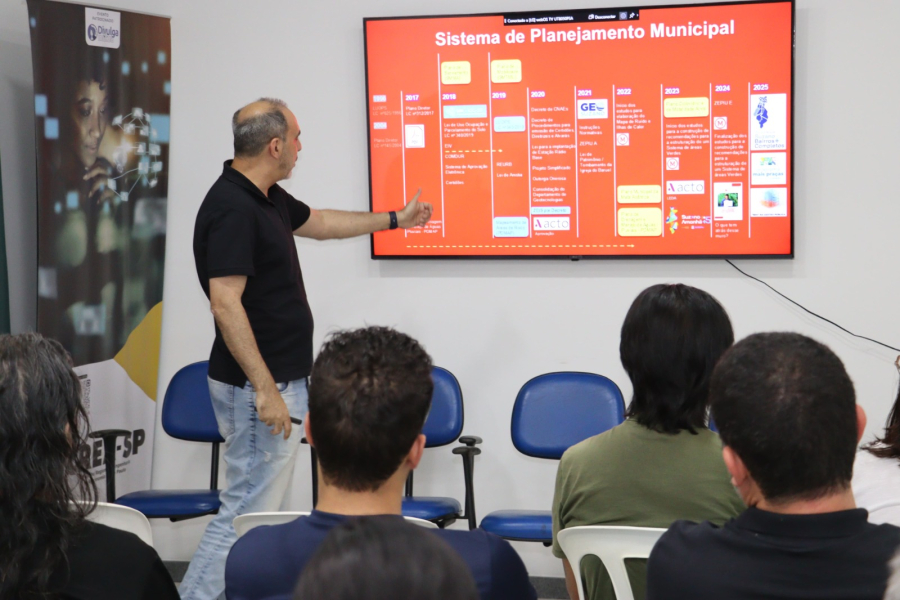 Em Suzano, encontro com engenheiros e arquitetos discute nova lei sobre anistia e compensação urbanística