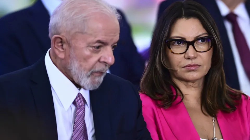 Lula confunde Janja com Marisa em discurso: 'Perdi a Janja'