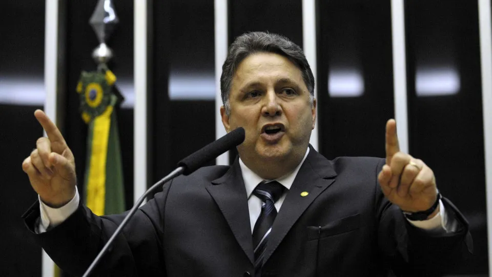 TRE-RJ indefere registro de Garotinho para candidato a governador