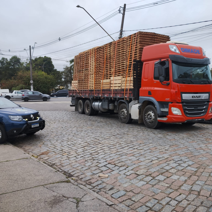GCM de Suzano recupera dois caminhões roubados em menos de 24 horas