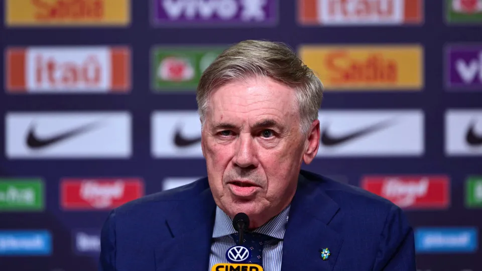 Ancelotti é o técnico de seleção mais bem pago do mundo, diz site