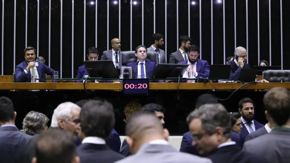 Centrão reconhece vitória de Lula e isola Flávio Bolsonaro na contestação das eleições